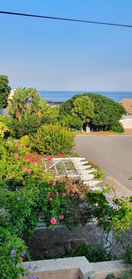 Belle Vue Guesthouse Hermanus Exteriör bild